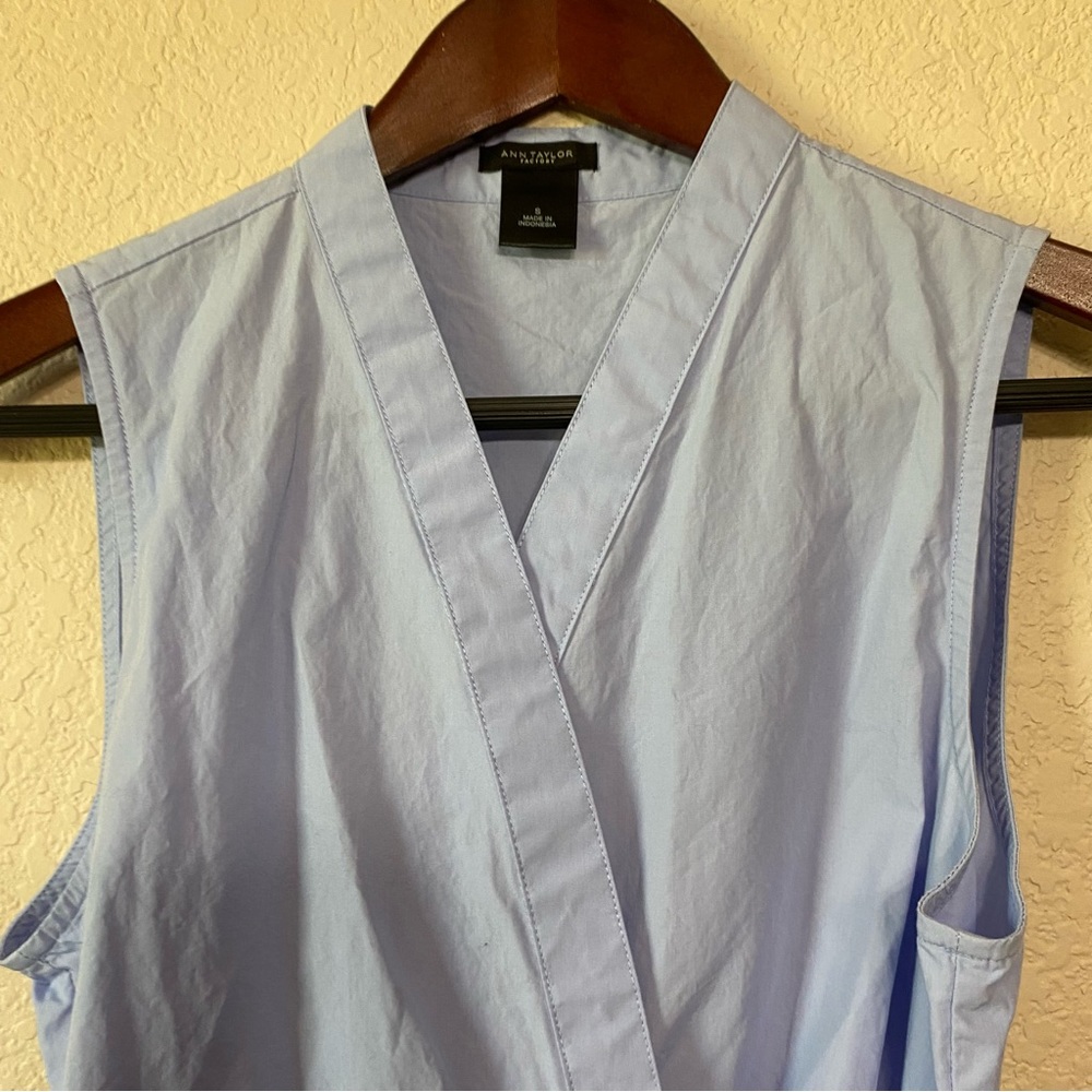 Ann Taylor Blue Wrap Tank Blouse w/ a V-Neck Size Small - Picture 3 of 9